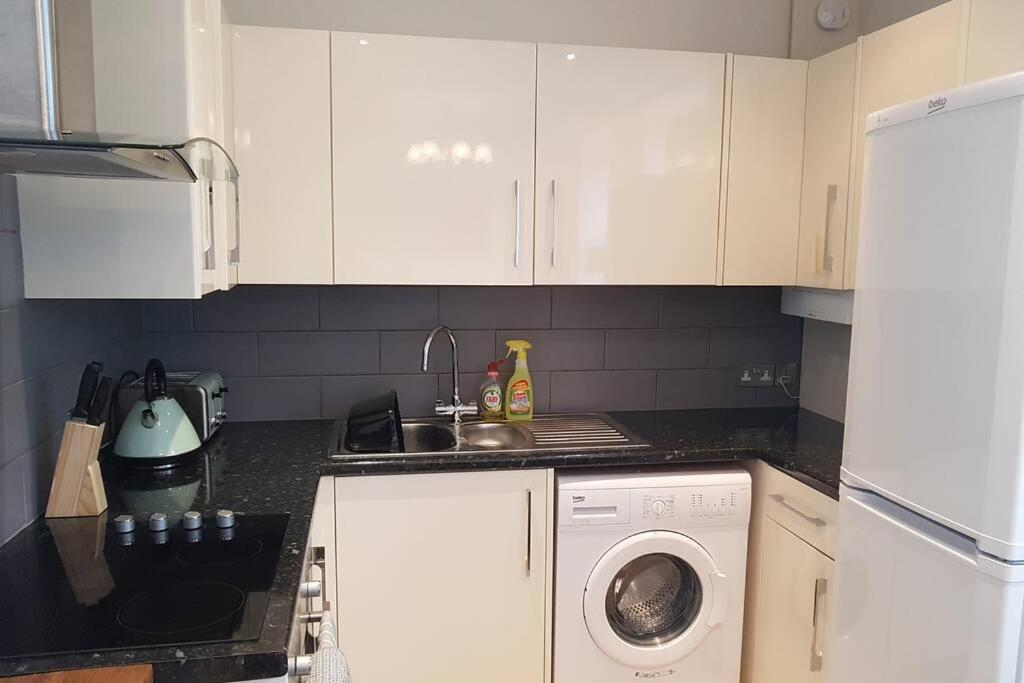 St Ives Apartment Private Parking With Garden 10 Minute Walk Into Town And Beach Buitenkant foto