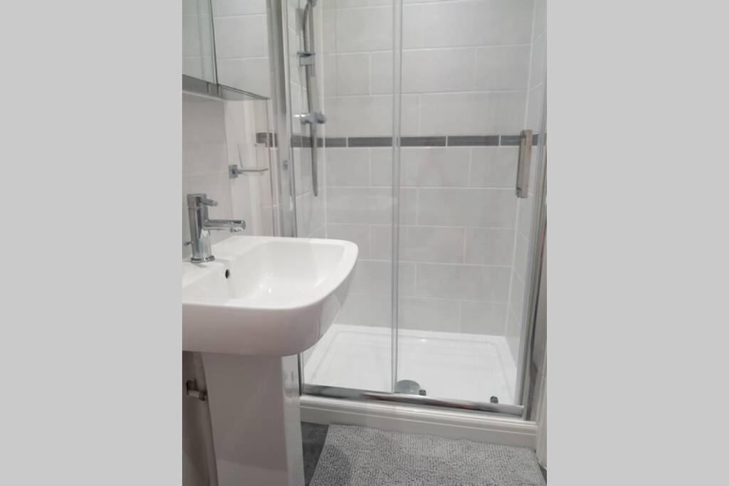 St Ives Apartment Private Parking With Garden 10 Minute Walk Into Town And Beach Buitenkant foto