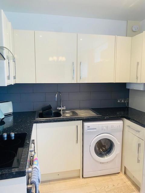 St Ives Apartment Private Parking With Garden 10 Minute Walk Into Town And Beach Buitenkant foto